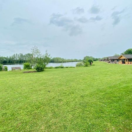 Reeds Lodge, Lake Pochard 南塞尔尼 外观 照片