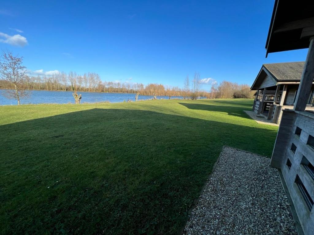 Reeds Lodge, Lake Pochard 南塞尔尼 外观 照片