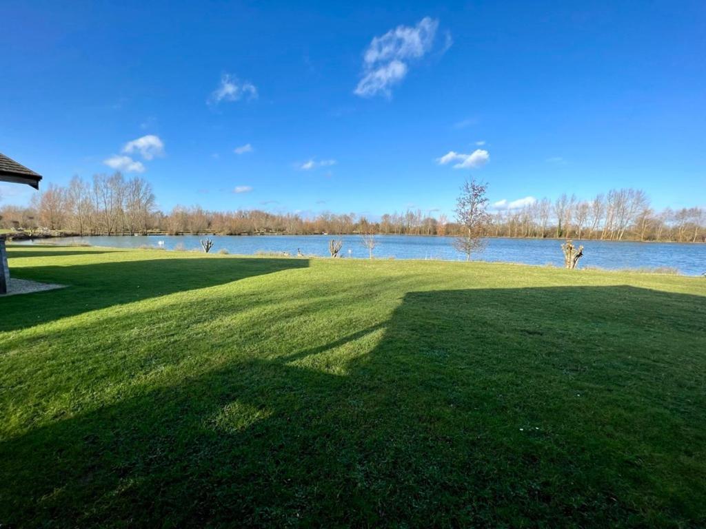 Reeds Lodge, Lake Pochard 南塞尔尼 外观 照片